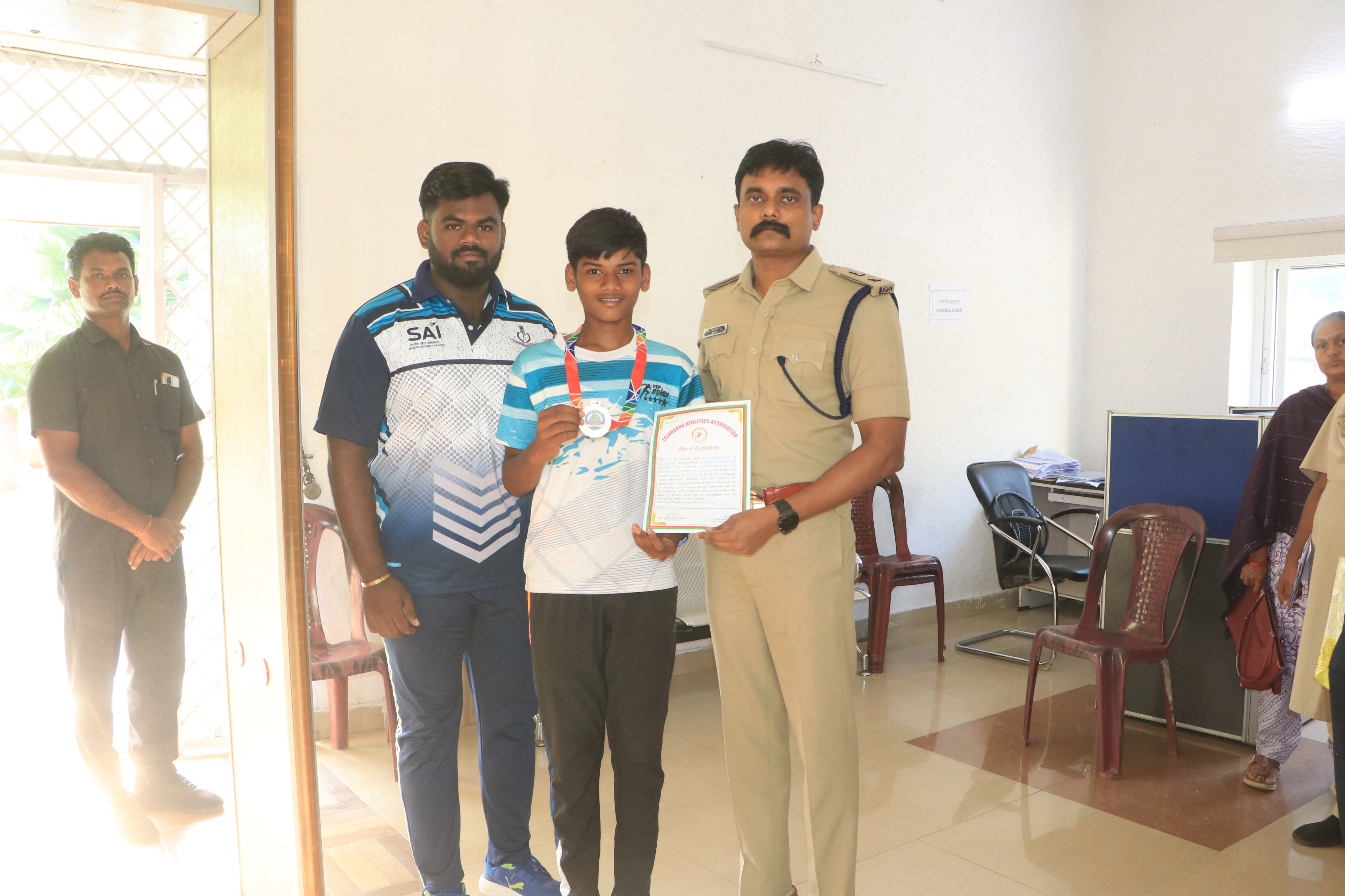 నేటి చర్చ: కొత్తగూడెం , రాష్ట్రస్థాయి అథ్లెటిక్స్ పోటీల్లో శైలేష్‌కు రజత పతకం.